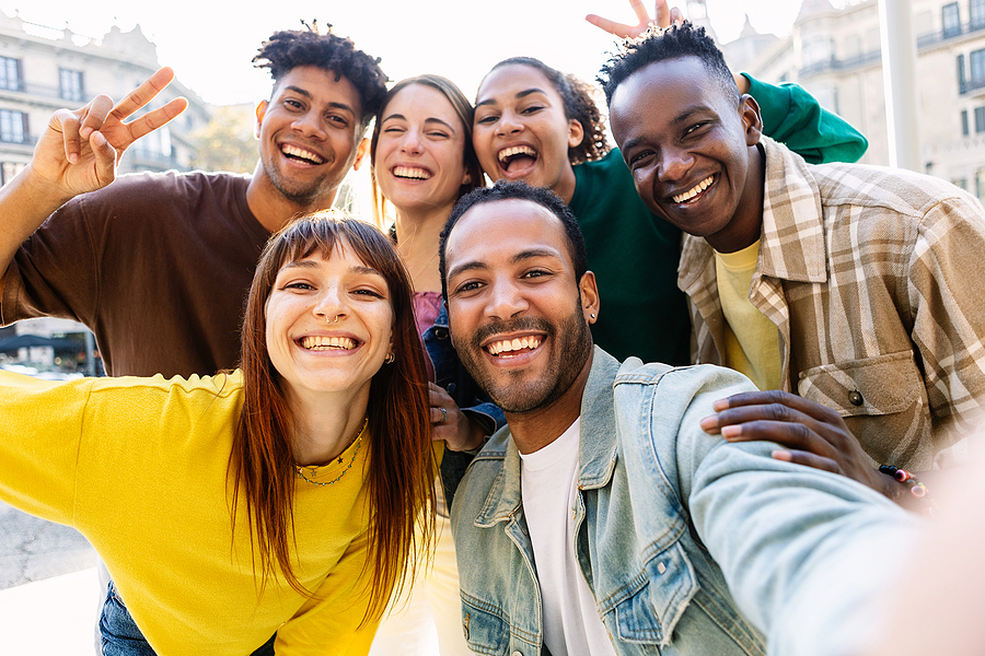 This Holiday Season, Why Not Give the Gift of a Healthy, More Beautiful Smile?
